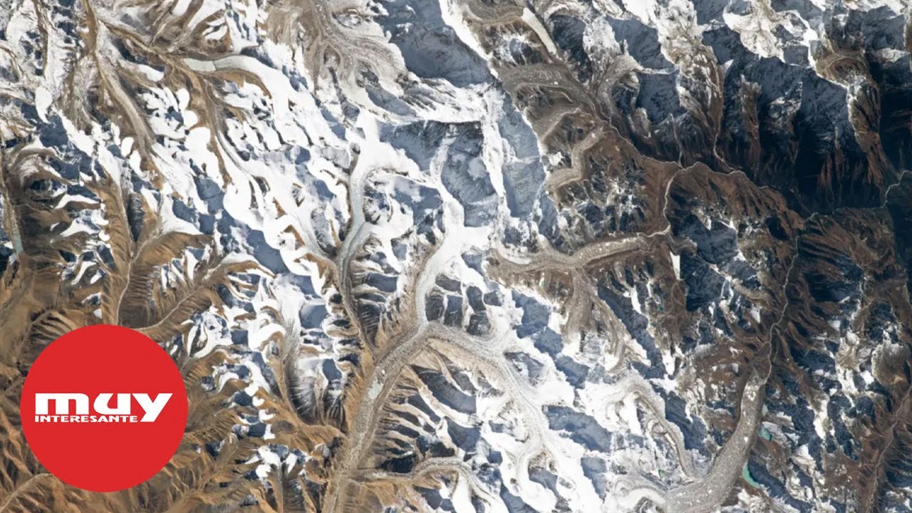 como se ve el monte everest desde el espacio