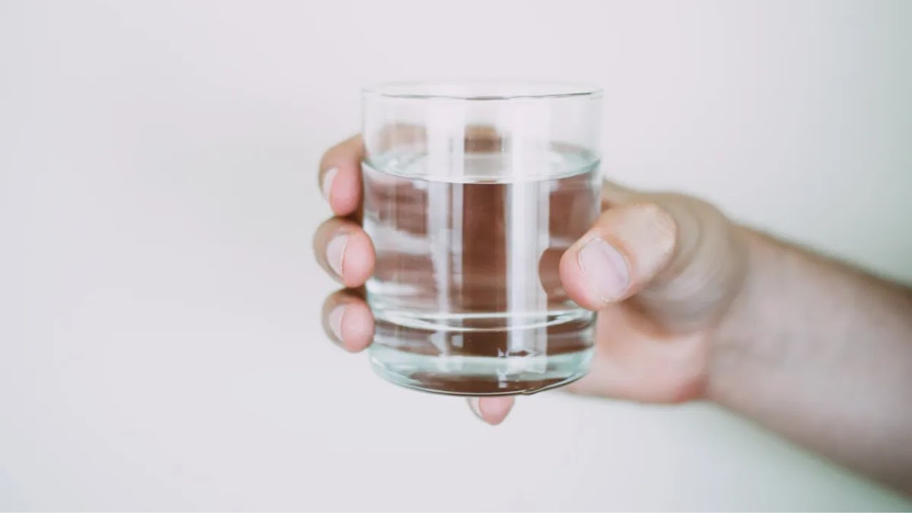 cuanto tiempo puede vivir una persona sin tomar agua